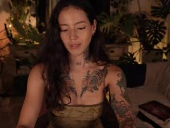 effylowell_ — 在 chaturbate 直播的网络摄像头模特