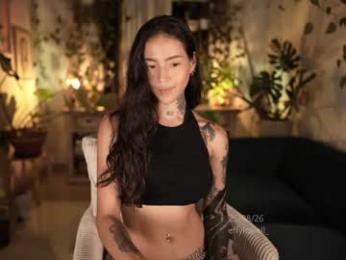 effylowell_ — 在 chaturbate 直播的网络摄像头模特