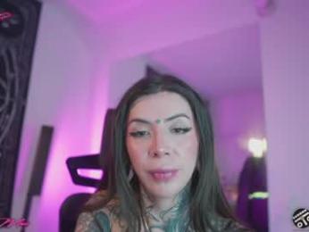 punkyfoxx — 在 chaturbate 直播的网络摄像头模特