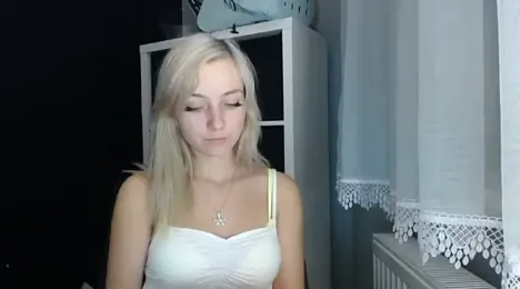 LuciaYoung — Stripchat stream photo (Nov 2023)