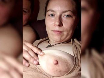 Dinarik97 — 在 bongacams 直播的网络摄像头模特