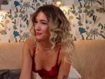 adelanovela — Chaturbate stream photo (Aug 2026)