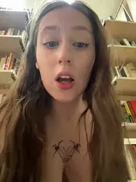 FroggyAnna — 在 stripchat 直播的网络摄像头模特