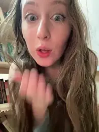 FroggyAnna — 在 stripchat 直播的网络摄像头模特