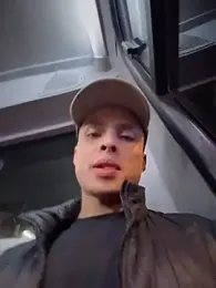 Eros_lee — 在 stripchat 直播的网络摄像头模特