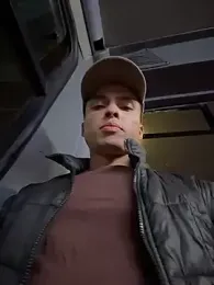 Eros_lee — 在 stripchat 直播的网络摄像头模特