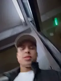 Eros_lee — 在 stripchat 直播的网络摄像头模特