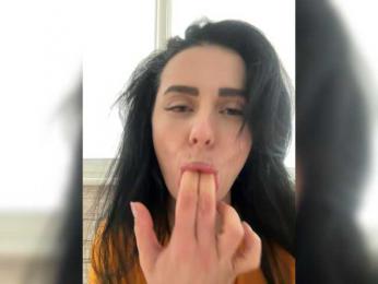 Mishkaa7771 — 在 bongacams 直播的网络摄像头模特