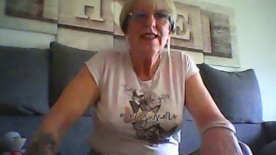 claudia2210 — 在 cam4 直播的网络摄像头模特