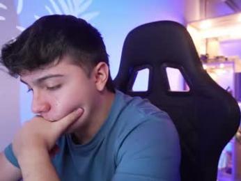 aron__cooper — Chaturbate stream photo (May 2026)