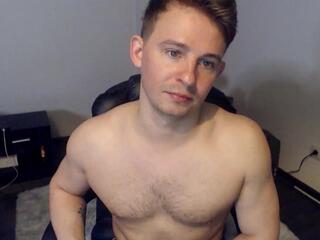 Landon York — 在 flirt4free 直播的网络摄像头模特