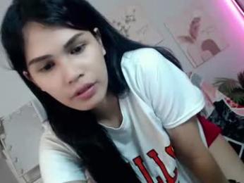 momi_khem019 — Chaturbate stream photo (Jun 2026)