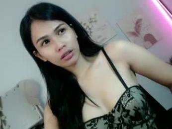 momi_khem019 — 在 chaturbate 直播的网络摄像头模特