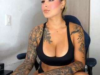 mia-hott — 在 camsoda 直播的网络摄像头模特