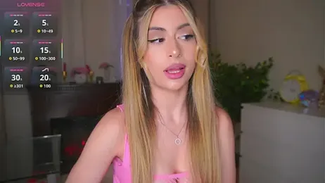 GeorginaHarn — 在 stripchat 直播的网络摄像头模特