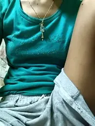 Gud_girl_Nilu — Stripchat stream photo (May 2026)