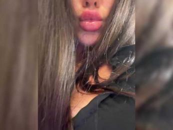 __Baby__ — 在 bongacams 直播的网络摄像头模特