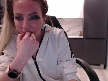 blondalina — 在 bongacams 直播的网络摄像头模特