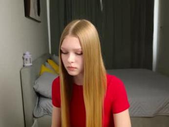 alexialunaris — 在 chaturbate 直播的网络摄像头模特