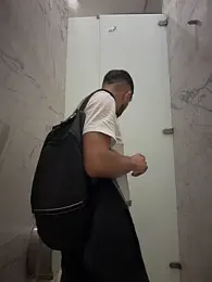 liam_bronw — Stripchat stream photo (Mar 2026)