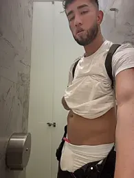 liam_bronw — Stripchat stream photo (Mar 2026)