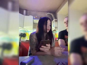 tiki7777 — 在 bongacams 直播的网络摄像头模特