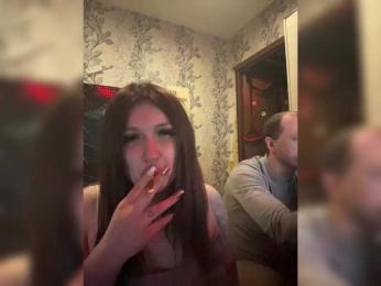 tiki7777 — 在 bongacams 直播的网络摄像头模特