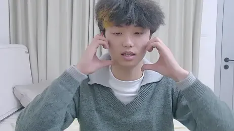 icecream-002 — 在 stripchat 直播的网络摄像头模特