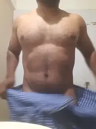 New-Chennaibull15 — 在 stripchat 直播的网络摄像头模特