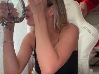 Baby_face — 在 bongacams 直播的网络摄像头模特