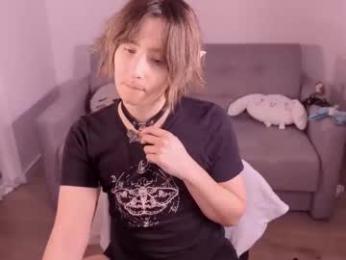 mothkink — 在 chaturbate 直播的网络摄像头模特