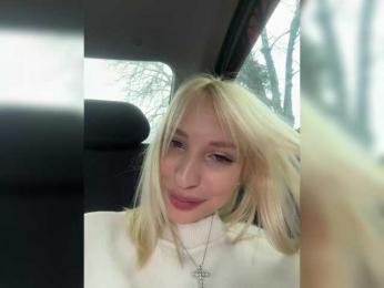 Cristi-Candy — 在 bongacams 直播的网络摄像头模特