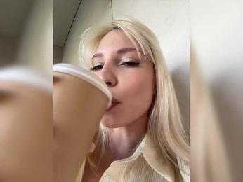 Cristi-Candy — 在 bongacams 直播的网络摄像头模特