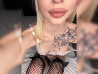 Cristi-Candy — 在 bongacams 直播的网络摄像头模特