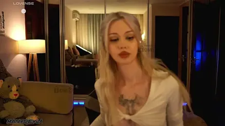 ManiFreyja — Stripchat stream photo (Aug 2026)