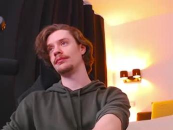 ironthud — 在 chaturbate 直播的网络摄像头模特