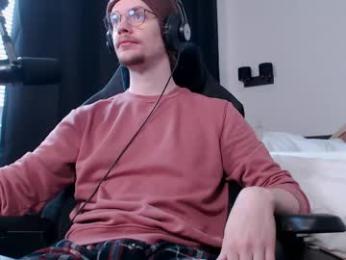 ironthud — 在 chaturbate 直播的网络摄像头模特