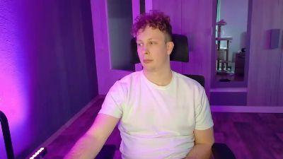 maxboner94 — Cam4 stream photo (Apr 2026)