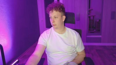 maxboner94 — 在 cam4 直播的网络摄像头模特