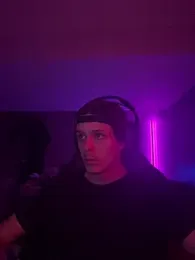 8inchesfr — Stripchat stream photo (Sep 2026)