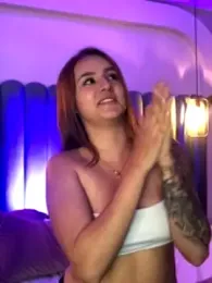 Valeriasaenzz_ — Stripchat stream photo (Nov 2023)