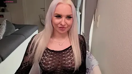 MIA-XXX — 在 stripchat 直播的网络摄像头模特