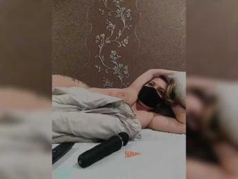 Kimmmmis — 在 bongacams 直播的网络摄像头模特