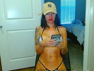 tighttinymilf — 在 camsoda 直播的网络摄像头模特