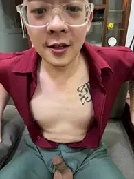 horny_tobias — 在 stripchat 直播的网络摄像头模特