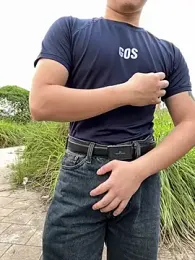 horny_tobias — 在 stripchat 直播的网络摄像头模特