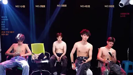 Gay-NextDoor — 在 stripchat 直播的网络摄像头模特