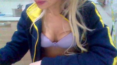 kelly114 — 在 cam4 直播的网络摄像头模特