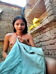 R_Roshni — 在 stripchat 直播的网络摄像头模特