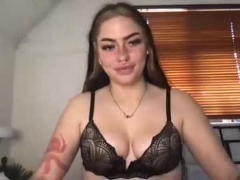 sapphiredelights__ — Chaturbate stream photo (Apr 2024)